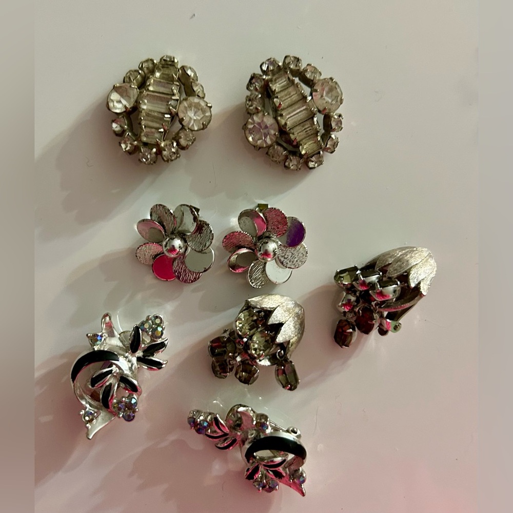 Vintage earrings crystals rhinestones - SILVER TONE set